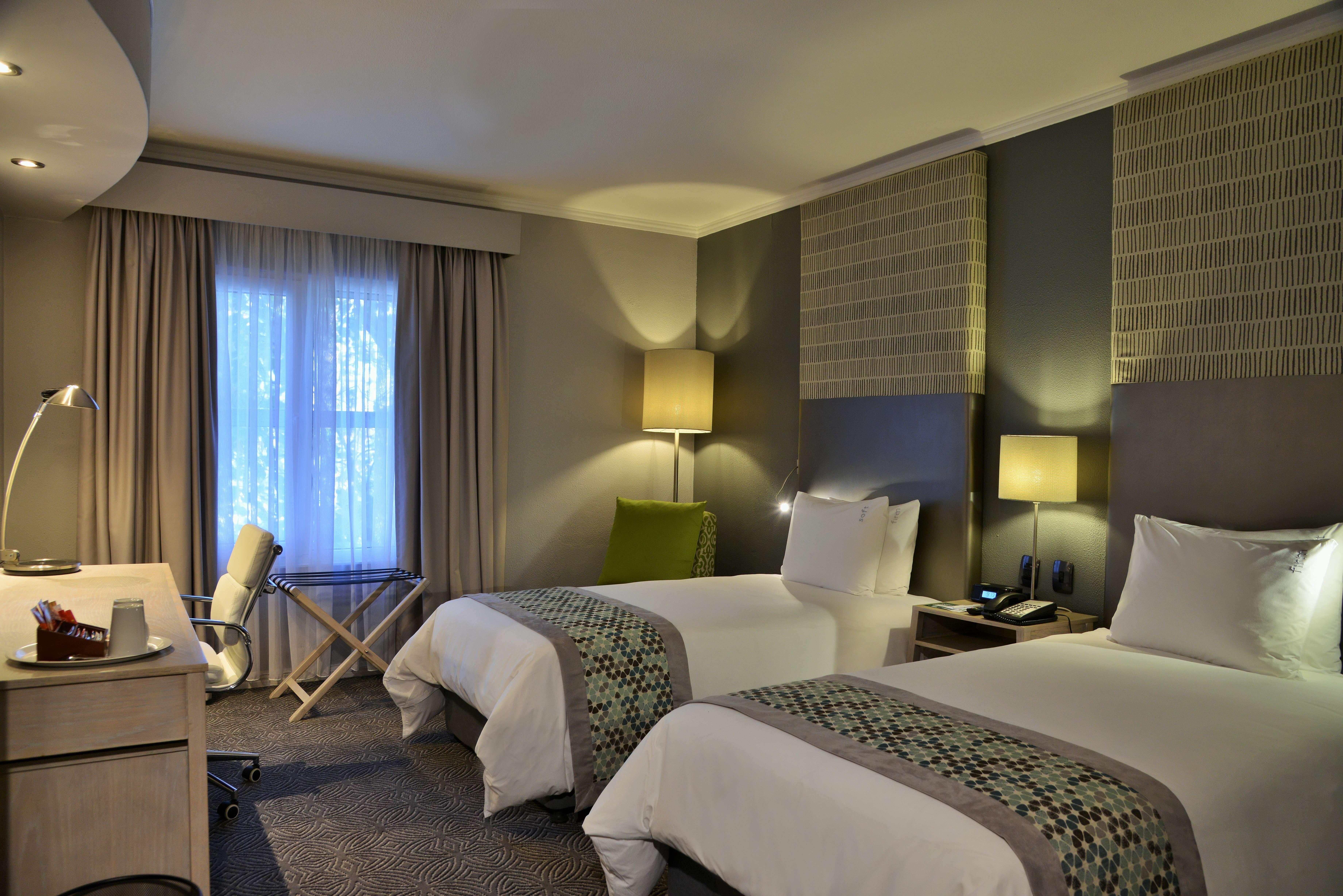 Holiday Inn Johannesburg Airport By Ihg Kempton Park Exterior foto